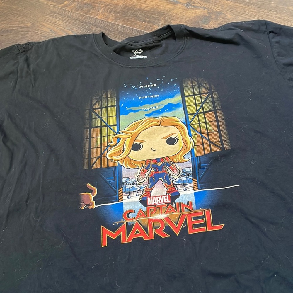 MARVEL captain marvel funko style tshirt unisex 2xl black with design on front